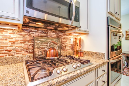 Cooktop with pot. new home builders Chesapeake, VA