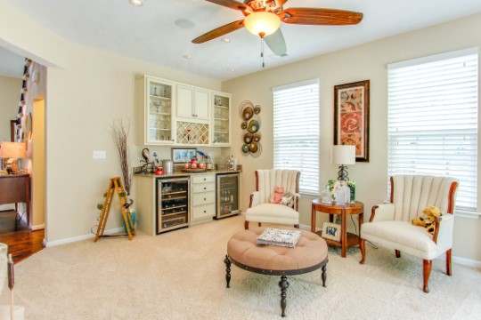 Living Room with Dry Bar. Chesapeake home builders